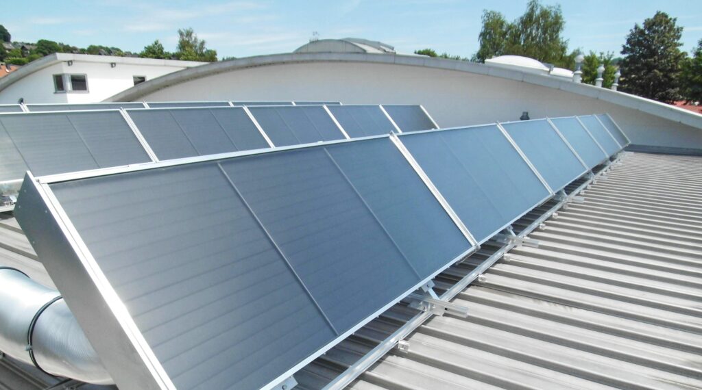 Ventilation solaire avec capteurs solaires à air de Grammer Solar®.